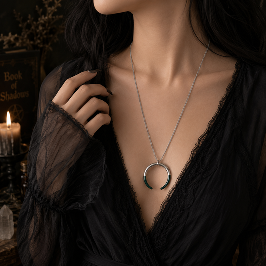 Mystic Crescent Necklace 神秘月牙吊墜項鍊